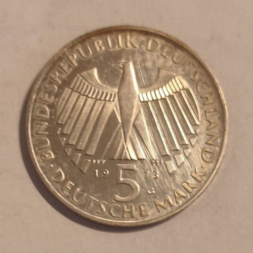 Fünf deutsche mark - fünf,